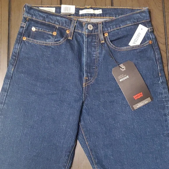 Levi's Jeans Aritzia Levis Wedgie High Rise Tapered Leg Dark